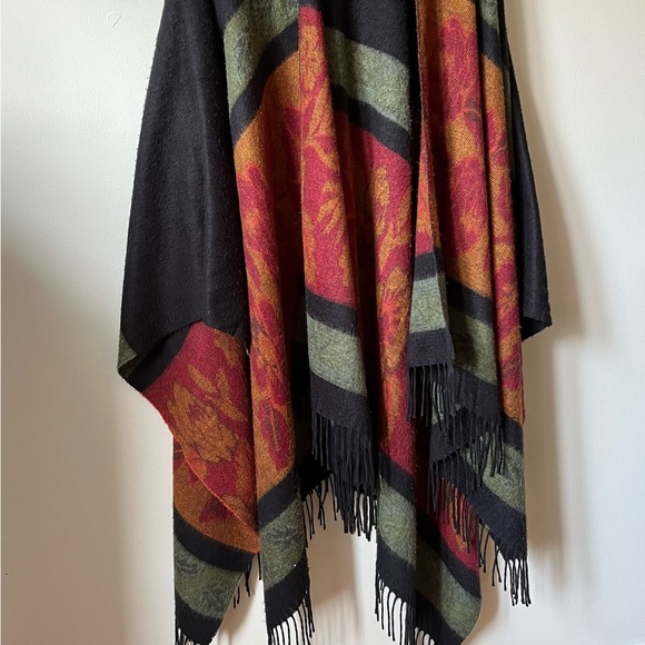 Cozy soft Multicolor Fringed Shawl fall outfit fringe black and rust sage orange - Picture 10 of 11